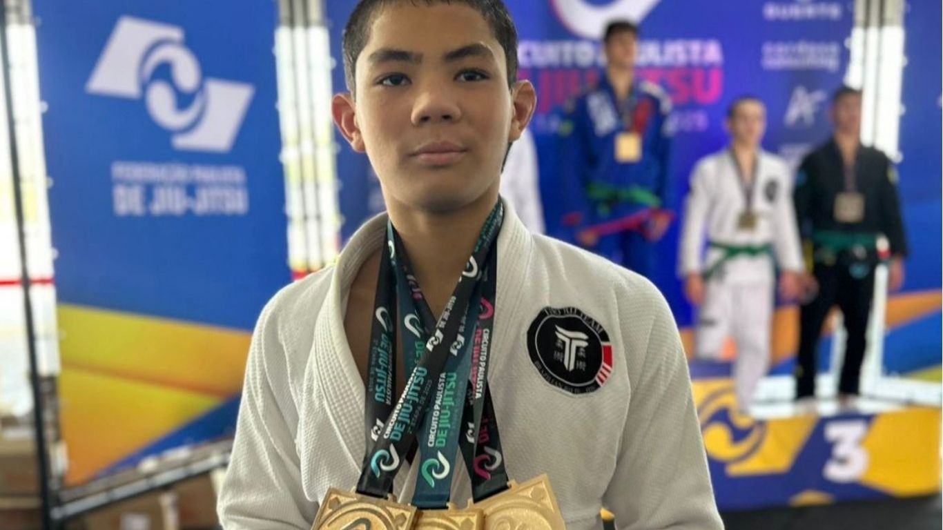 Jovem baiano faz história e conquista tricampeonato paulista de jiu-jítsu