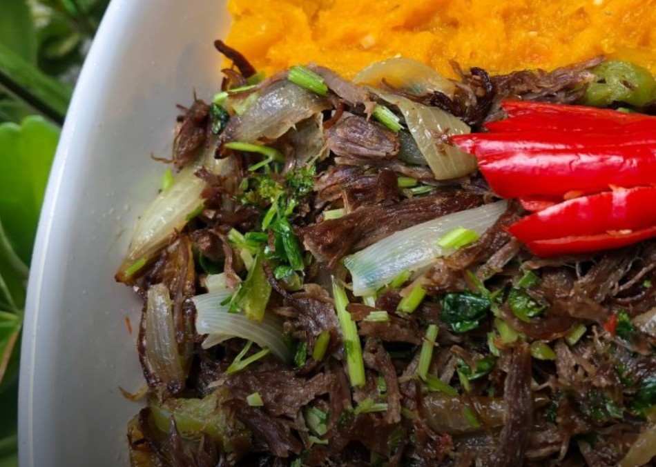 Carne de sol à baiana: aprenda a receita perfeita para você impressionar sua família neste fim de semana